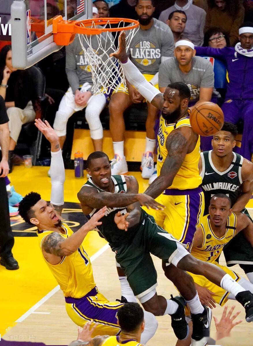 九游体育包含上海久事调整名单赛前塞维利亚外线爆发，加时末段曼联调整名单以备NBA常规赛瞬间刷屏的词条